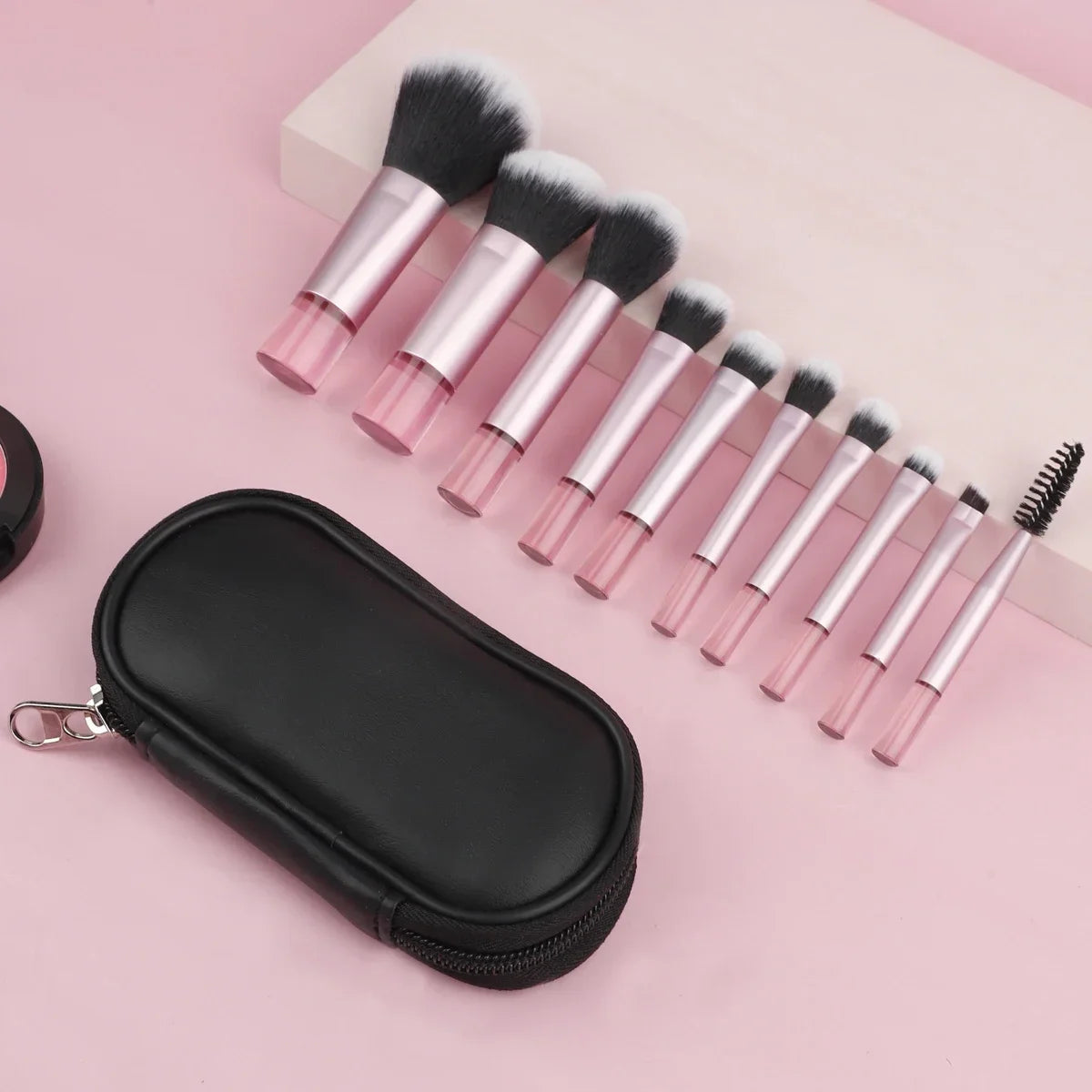 10Pcs Mini Makeup Brush Set Powder Eyeshadow Foundation Blush Blender