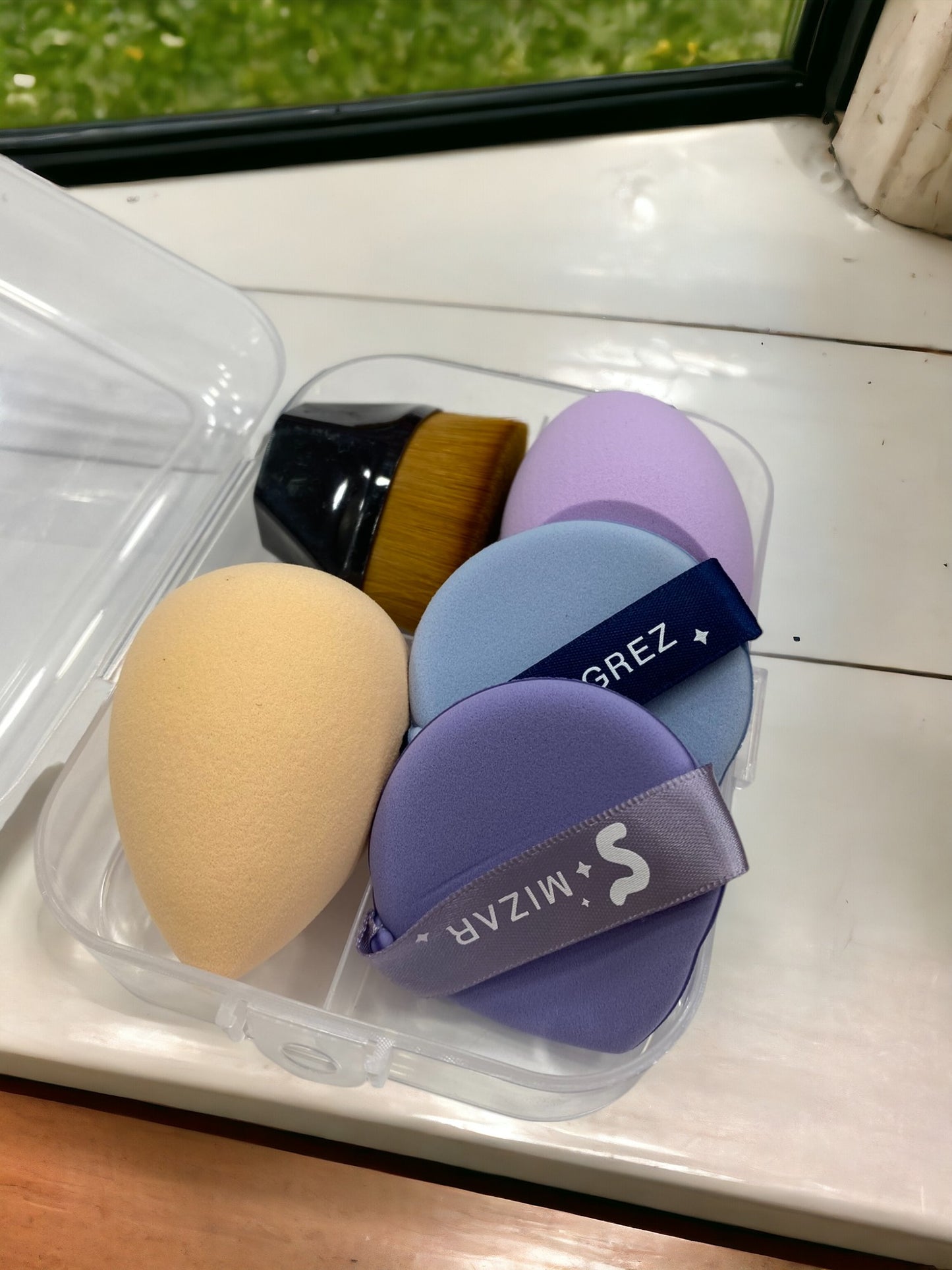 2 Pc Beauty Blender Puff, 2 Pc Finger Puff and 1 Pc Foundation Brush