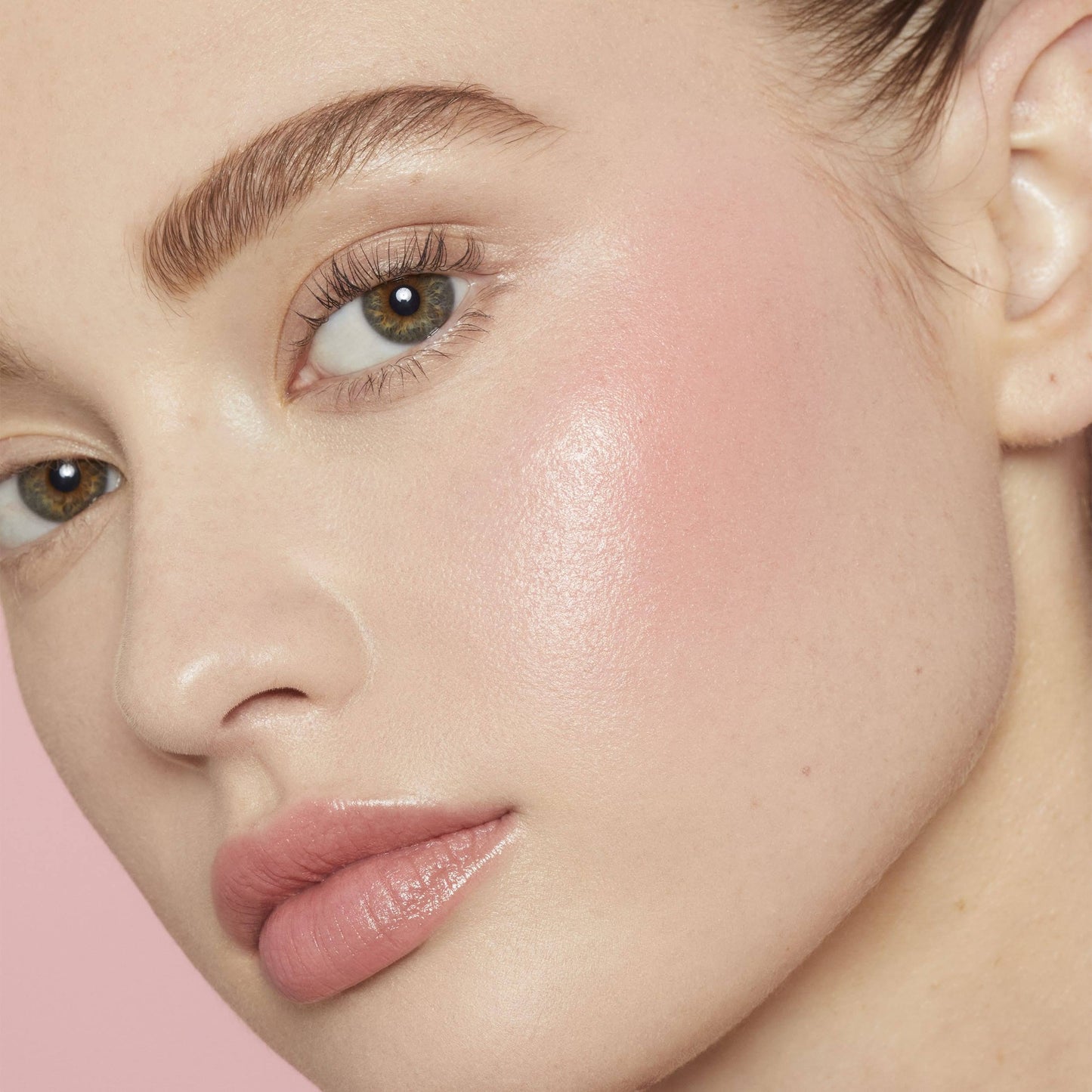 REVOLUTION The One Vibrant Blush Stick